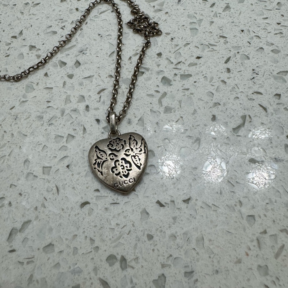 Gucci Blind for Love Necklace - Picture 3 of 13